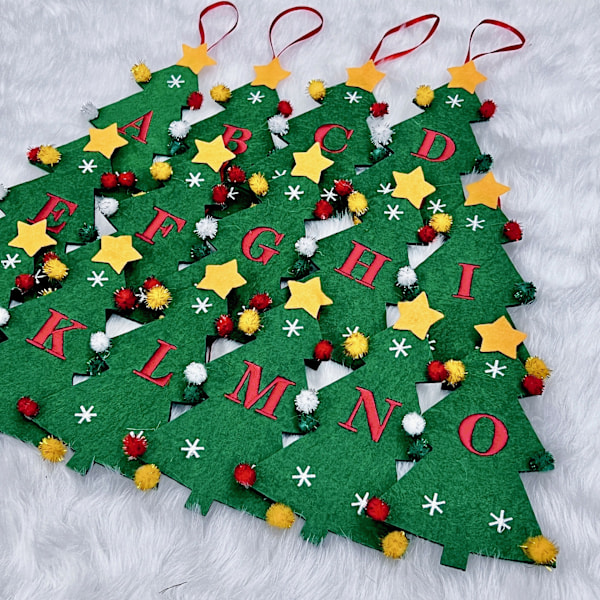 2024 Nye Filt Juletræspynt Mini Juletræ Broderi Engelsk Bogstav Julehængende Små Stykker Christmas Tree [P]