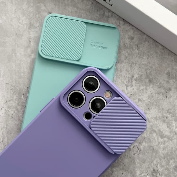 Med iPhone 13 Pro; Sort støtsikkert silikondeksel med iPhone, solid farge skyvbart kameradeksel, mykt og komfortabelt. black iPhone 13 Pro