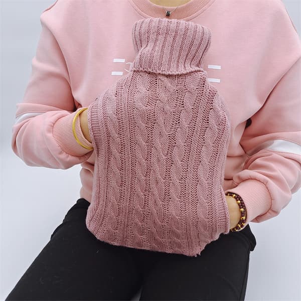 Klassisk varmvattenflaska med överdrag, 2L, för kvinnor under menstruation - 15025