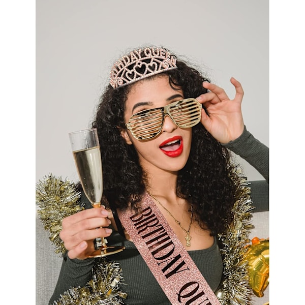 Rosaguld Fødselsdagsdronning AB Rhinestone Tiara og Sash - Fødselsdagstiara og Sash Fødselsdagsfavoritter Glitter Fødselsdagspynt til Kvinder
