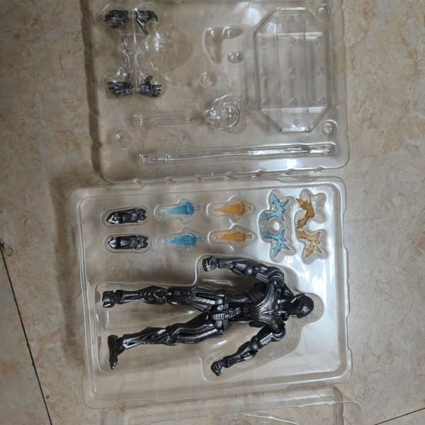 Med eske; useriøs robot soldats actionfigur, 17 cm anime-stil statue, samleobjekt gave til voksne