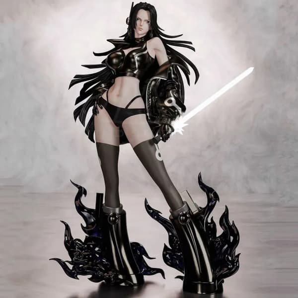 27 cm med låda; elegant piratkejsarinna animefigur alternativ variant, samlarobjekt skrivbordsdekor