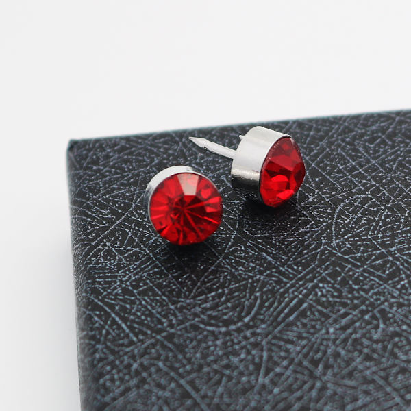 Koreansk version af udsøgt diamant broche, enkle mini stinged heste, små brocher, herre- og damejakkeskjorteknapper
