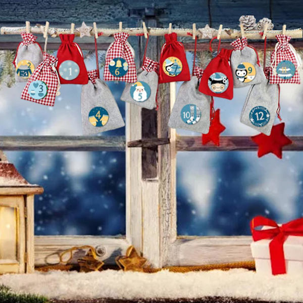 Julekalender med 24 gjenbrukbare godterigaver med snøring og poser til DIY