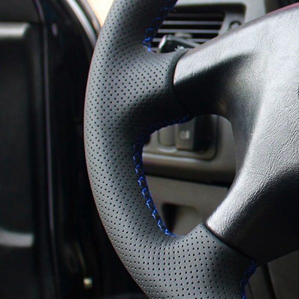 Svart kunstskinn gjør-det-selv-håndsydd bilrattdeksel for Mitsubishi Pajero Old Mitsubishi Pajero Sport Blue Thread