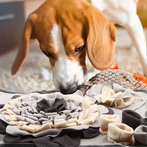 Slow Feeder hundemåtte, foderlegetøj til hunde, snusemåtte i knogleform af flannel til stressreduktion B