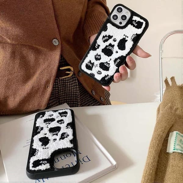 Sød Sort Kitty Blød Fnulleret Skal Kompatibel med iPhone 14 Pro (Ikke Max)[JUN]