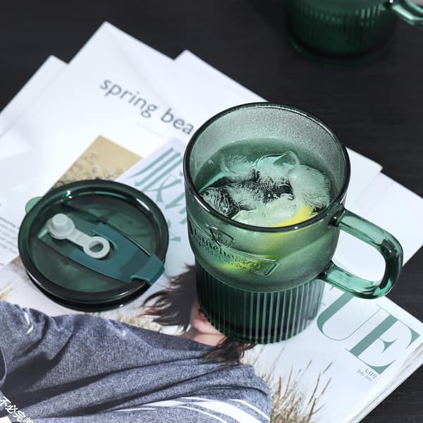 450 ml mugg med lock och sugrör, iskaffemugg med sugrör och lock, 2-pack gröna vattenmuggar med sugrör