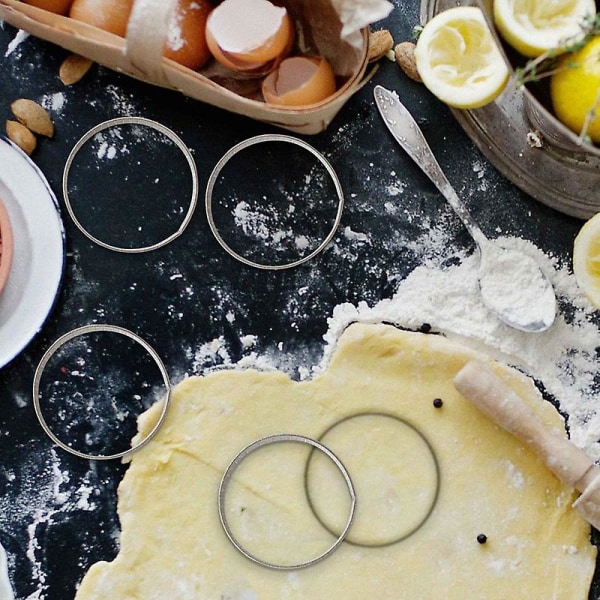 10 kpl 4,5 cm pyöreä ruostumattomasta teräksestä valmistettu rei'itetty saumaton torttusormus quiche-sormus Torttupiirakka-sormus reiällä