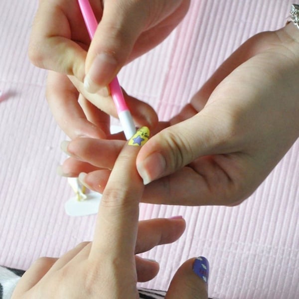 6 stk Profesjonelt plasthåndtak hardt gummituppet neglekunstverktøy Cuticle Pusher Cleaner (tilfeldig farge