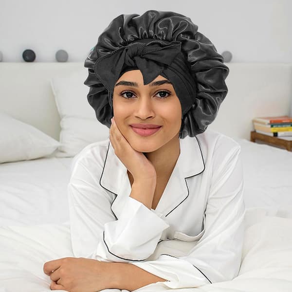 Satin Bonnet, Silke Søvn Bonnets til Kvinder, Justerbar Satin Nattehætte Blød Elastisk Bånd Silke Bonnets til Sovning, Hår Bonnet med Bindebånd black