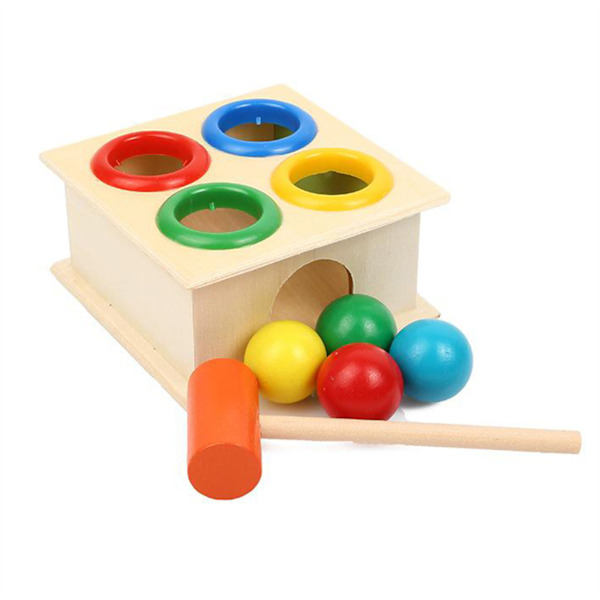 Montessori-puinen vasaraleikku, hakkauspala 1-vuotiaille lahjoille