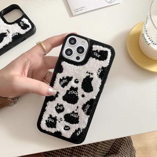 Sød Sort Kitty Blød Fnulleret Skal Kompatibel med iPhone 14 Pro (Ikke Max)[JUN]