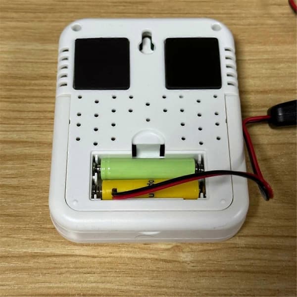 USB 5V - 3V LR03 AAA -pariston korvaava kaapeli 2m