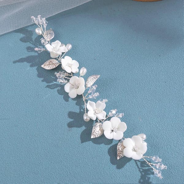 Hodebånd med krystallperler og blomsterdekor, lett med glitrende rhinsteiner Silver