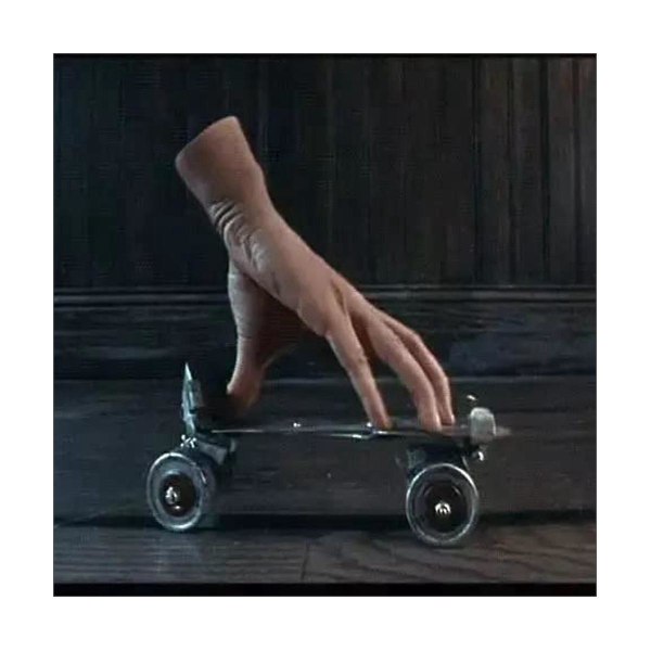Keskiviikkoisin Addams Family Thing Hand Props Scary Keskiviikkoisin Cosplay Hand Keskiviikkoisin Addams Kotiin