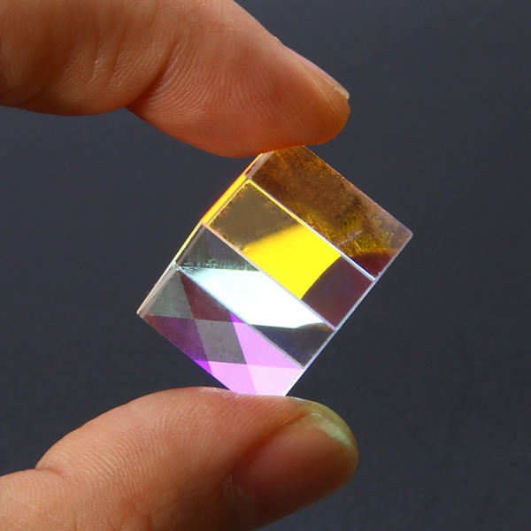 Op-tic Pr-ism - Optiskt glas, RGB-dispersion sexsidig