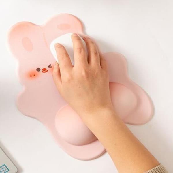Musemåtte med tegneseriedesign og skridsikkert greb Pink