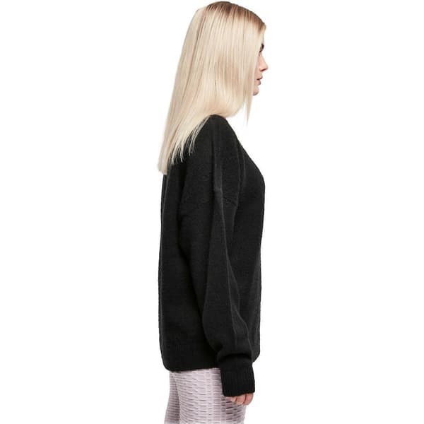 Damemodell - Tykk, fluffy oversized genser
