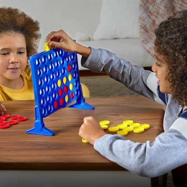 Det klassiske strategispillet Connect 4; 2 spill for barn fra 6 år og oppover; 4 på rad ‎Multi-color