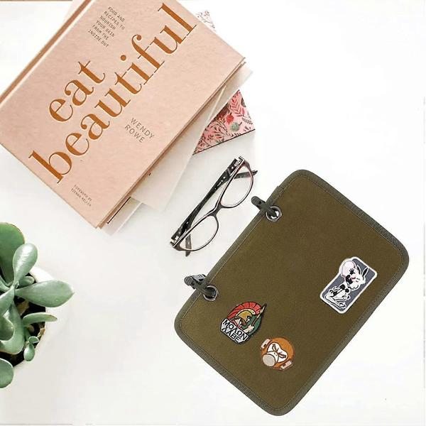 Patch Display Holder Panel Flip- Page Patch Book Patches Binder Organizer for Military Hook and Loop Emblems, 1 sett D- army green