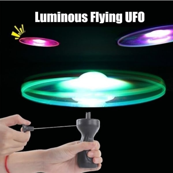 Flying Toys 3st Ljusande Flygande UFO Spinning Flyer Flash