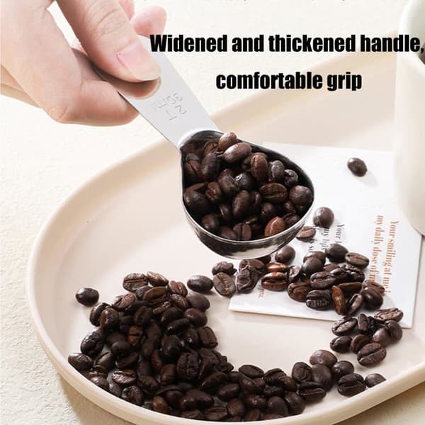 Et sæt med 2 kaffemåleskeer i rustfrit stål (15 ml/15 ml)