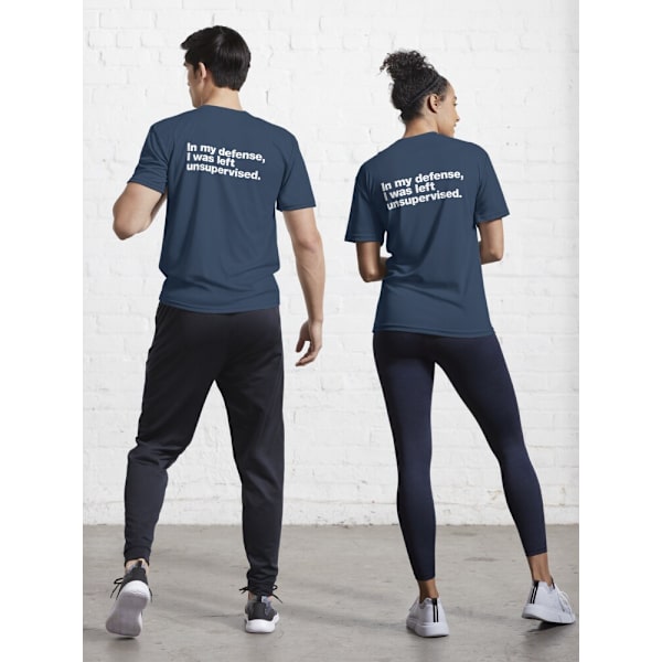 Till mitt försvar lämnades jag utan uppsikt. Aktiv T-shirt Navy L_Back
