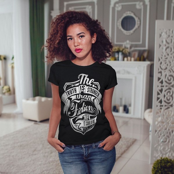 Truth Is Stranger Slogan Svart T-shirt för kvinnor | Wellcoda L
