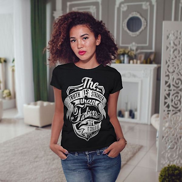 Truth Is Stranger Slogan Svart T-shirt för kvinnor | Wellcoda L