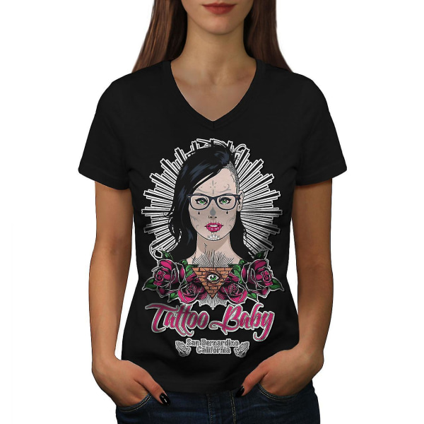 Tattoo Baby Girl Dam T-shirt med svart v-ringad hals XXL