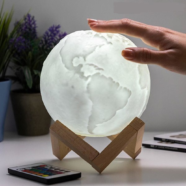3D-lampa med trästativ - Globe