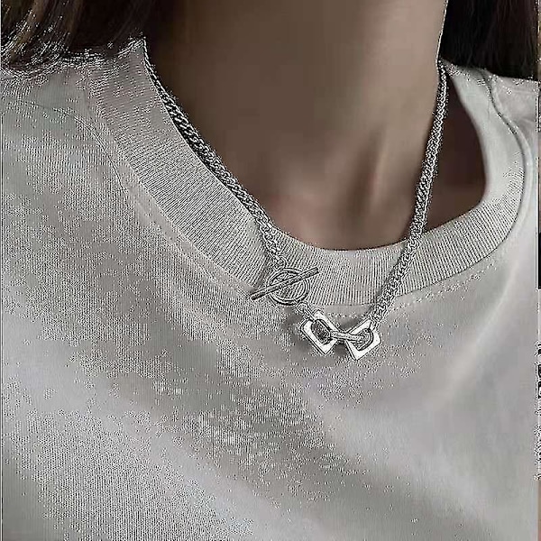 2 bitar av hip-hop ihåligt fyrkantigt märke par halsband Ins titan stål Ot spänne halsband Män och kvinnor bleknar inte Tröja Kedja Splicing Chain B
