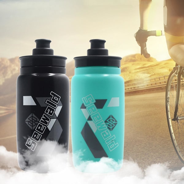 550 ml Sportvattenflaska Krama Enkel Bra tätning Ergonomisk design Gym Camping Vandring Resor Vattenflaska för klättring