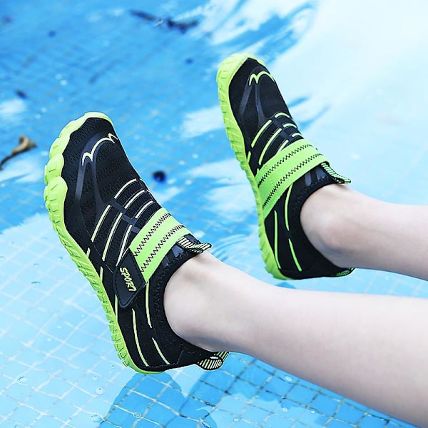 Vattenskor för barn River Walking Shoes Quick Dry River Sea Aqua Sneakers Strandskor 23 BlackGreen 37