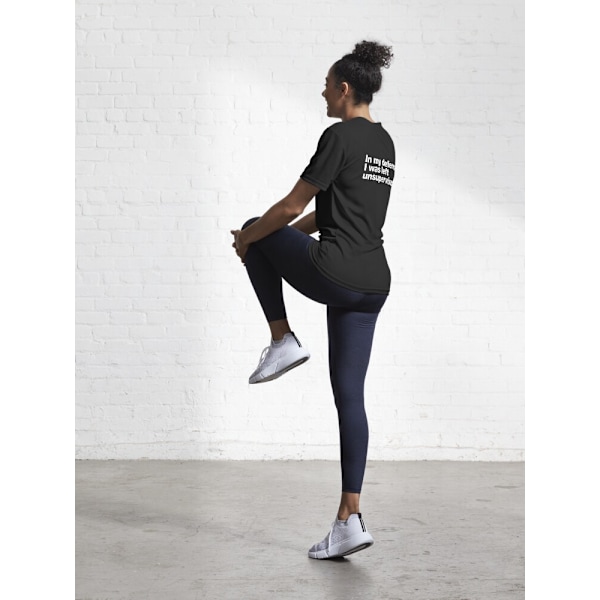 Till mitt försvar lämnades jag utan uppsikt. Aktiv T-shirt Black L_Back