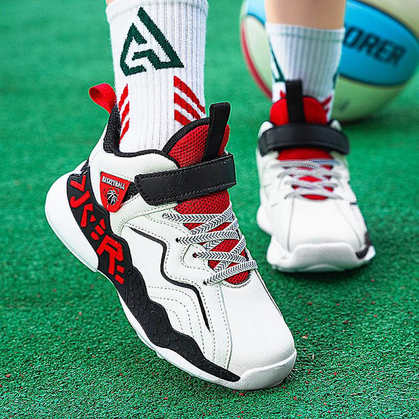 Basketskor för barn Mode Halkfria sneakers Andas sportskor A02 WhiteRed 34