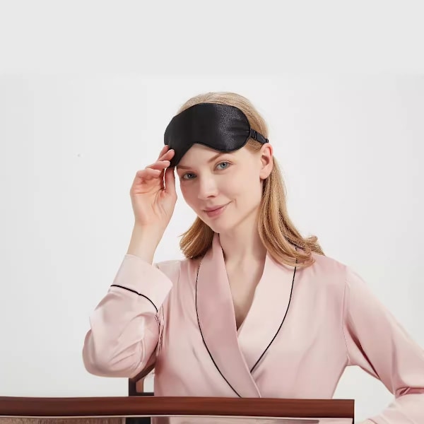 INF Sovmask 100% silke Svart