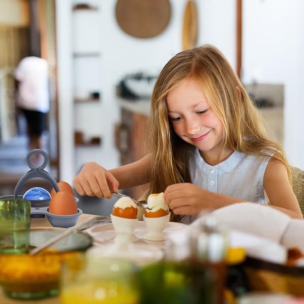 Eggtimer, eggeholder som skifter farge når egg kokes, eggtimer med eggeholder (blå)