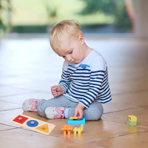 Montessori geometriskt pussel - träpussel - stiftpusselbräda