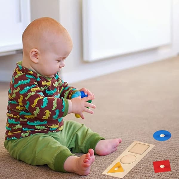 Montessori geometriskt pussel - träpussel - stiftpusselbräda