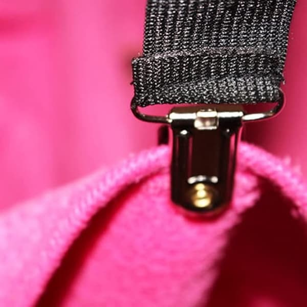 Fire sweaterclips, lavet af elastisk materiale, egnet til sweatre, cardigans, handsker og vanter, egnet til børn, tumlinger og voksne.