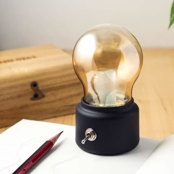 LED-yölamppu