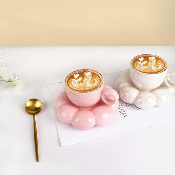 Keraaminen kahvikuppi pilvikuvioinen kahvikuppi ja aluslautanen setti söpö kuppi kukkalusikalla ja auringonkukkakannella Latte kahvikuppi 200ml (valkoinen) white