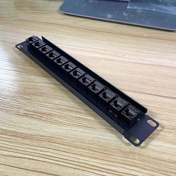 12-porters Rett-gjennom Cat5e Patch Panel Rj45 Nettverkskabeladapter