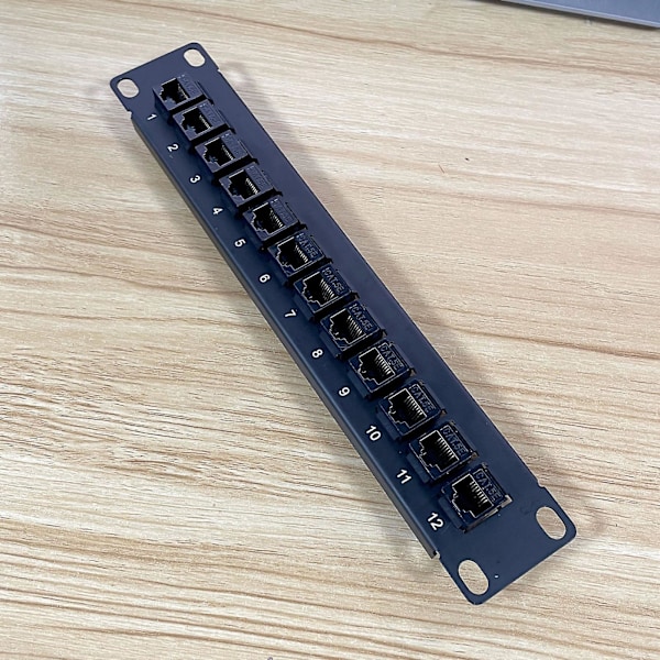 12-porters Rett-gjennom Cat5e Patch Panel Rj45 Nettverkskabeladapter