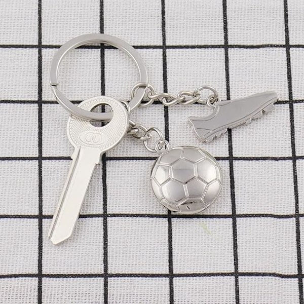 3 st fotbollsnyckelringar, fotbollssko i metall och bollnyckelring, silver fotbollspokal nyckelringsdekorationer för män och kvinnor