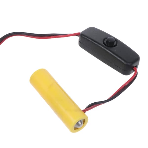 Aa-pariston USB C -virtalähdesovitin kaapelilla ja kytkimellä