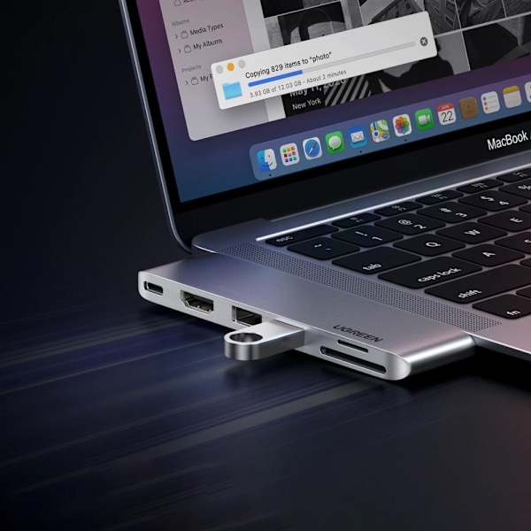 UGREEN MULTIFUNKTIONEL HUB 2XUSB C - HDMI/2XUSB 3.0/SDTF/USB C PD GRÅ