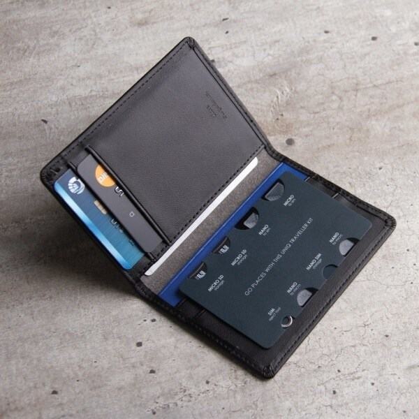 Uniq Sim Adapter Traveler Kit 7-i-1 SIM-kortorganisator